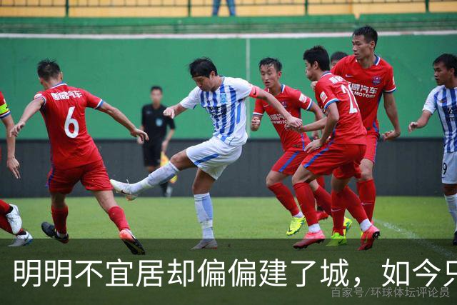 明明不宜居却偏偏建了城，如今只剩几千人，路边全是遗弃的汽车